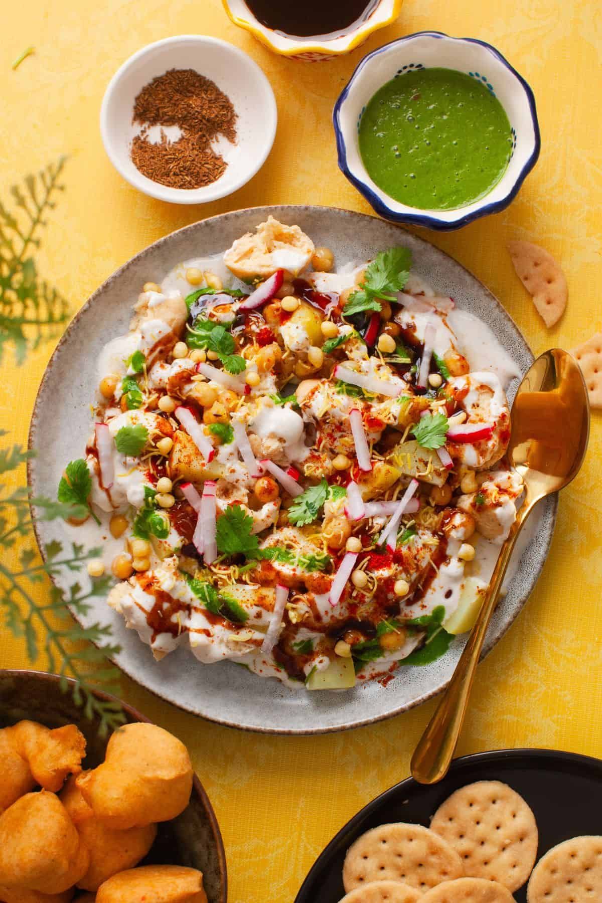 Dahi Pakori (Meethay Namkeen Mix)