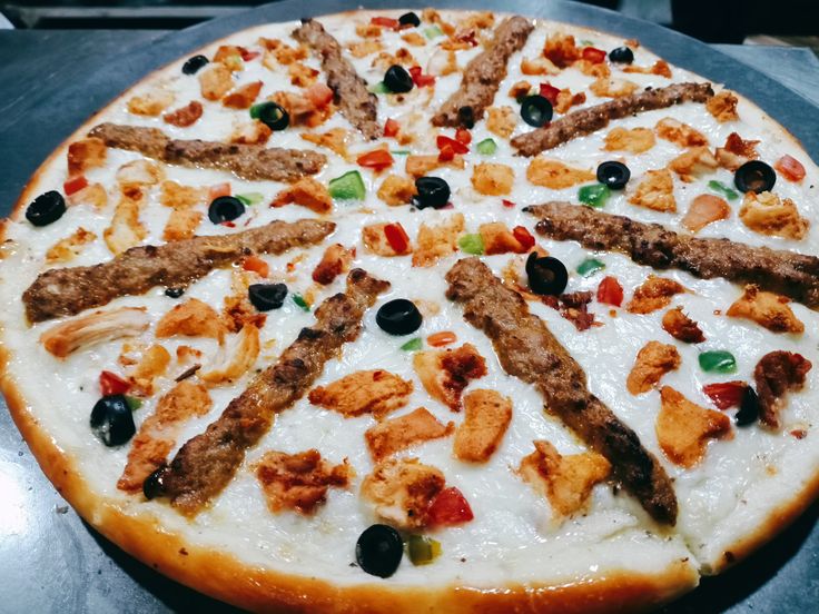 Chicken Shahi Kabab Pizza